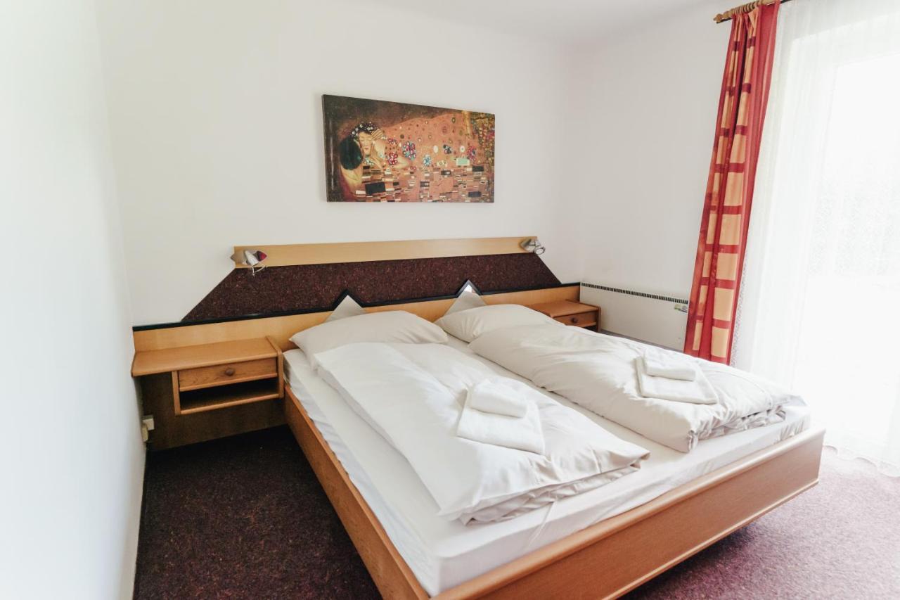 Gaestehaus Frank Hotell Velden am Wörthersee Exteriör bild